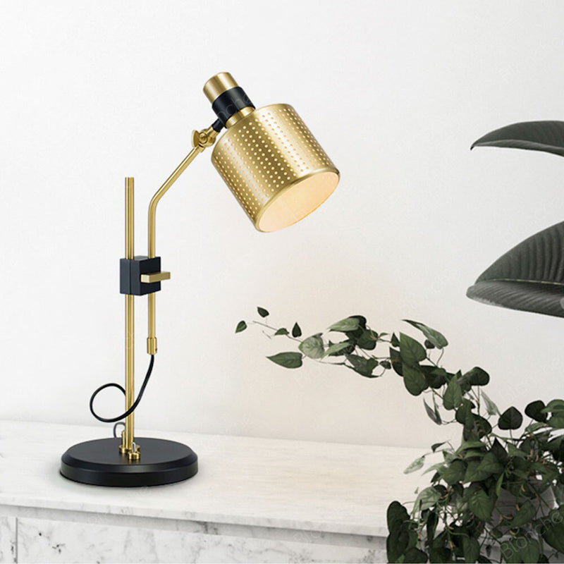 Lampe de bureau design avec abat-jour ajouré Timo