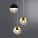 Suspension en verre et métal en forme de boule Reed