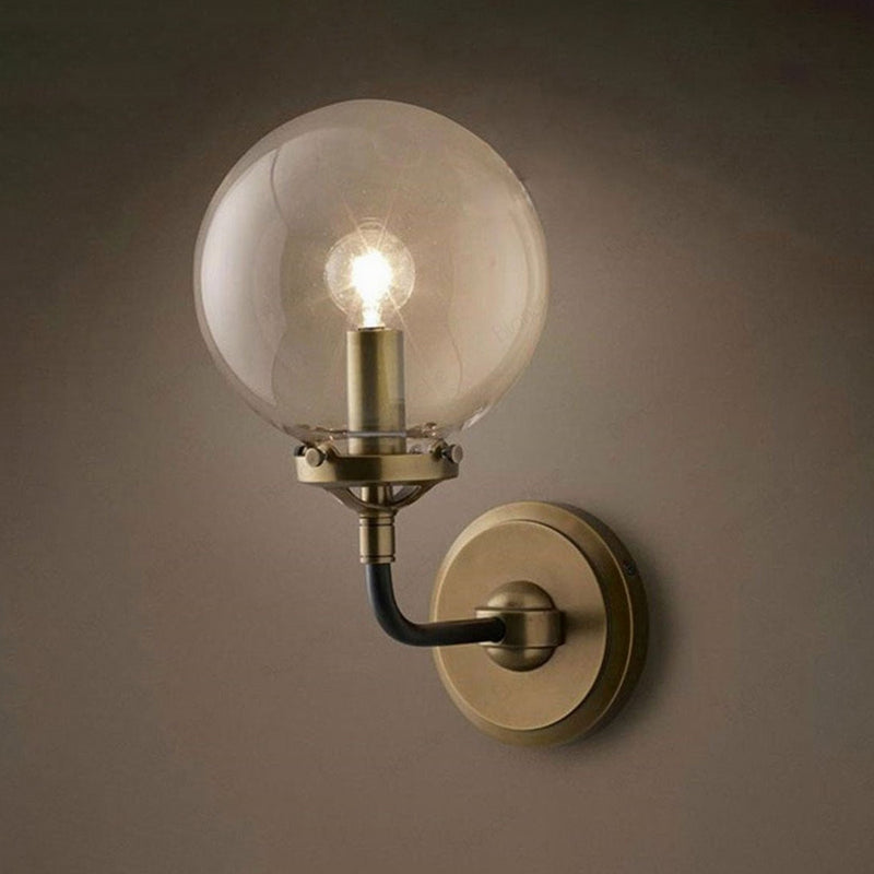 Lámpara de pared con brazo de metal y luz de cristal Hudson