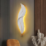 Applique murale moderne LED en forme de plume blanche Kauai
