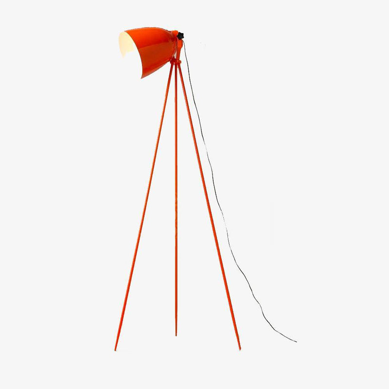Lampadaire design orange à trois pieds Office