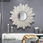 Miroir mural rond avec plumes blanches Decoration