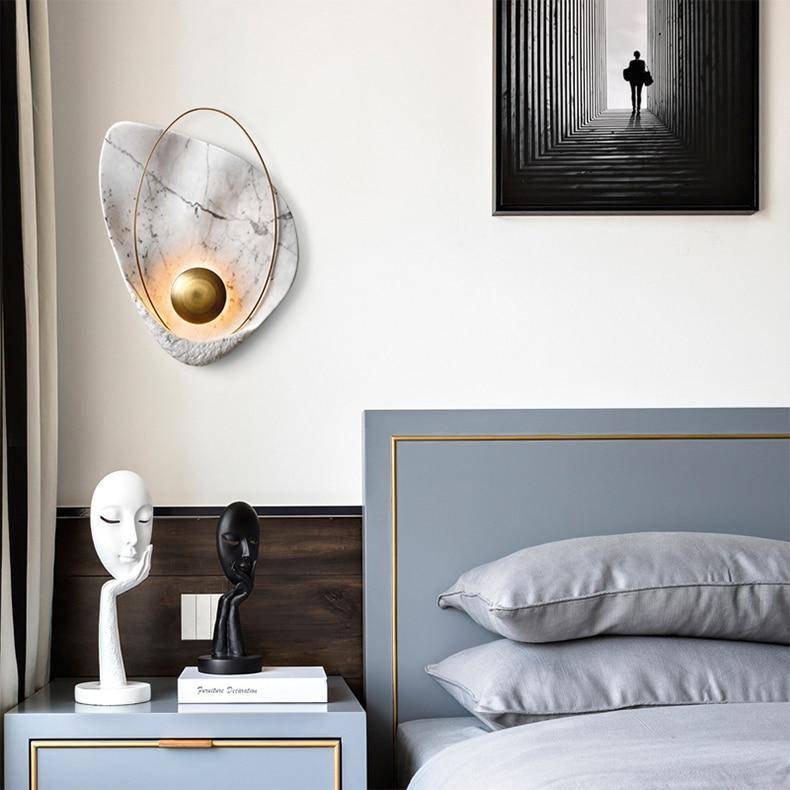 Applique murale design LED style marbre avec anneau doré