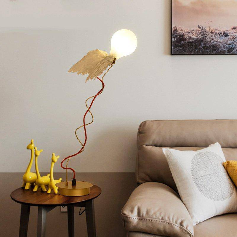 Lámpara de mesa LED de estilo escandinavo para pájaros pequeños