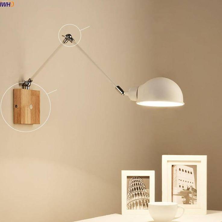 Aplique LED con brazo articulado en metal y madera