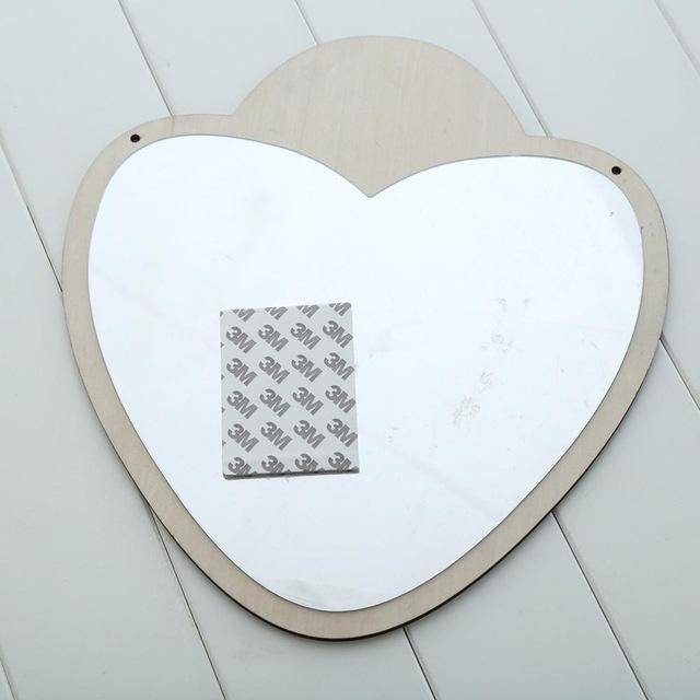 Miroir mural en forme de coeur Decoration