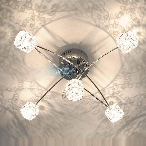 Plafonnier chromé et cristal en aluminium