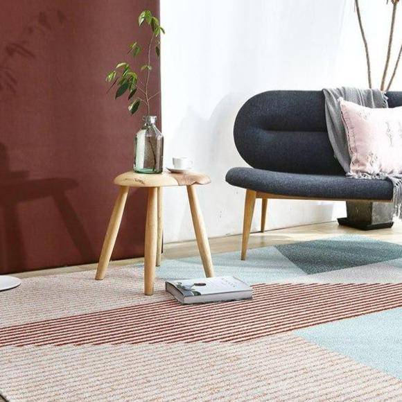 Modern rectangle rug in geometric style