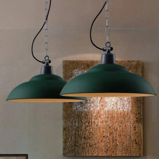 Suspension design en métal avec abat-jour arrondi vert à LED