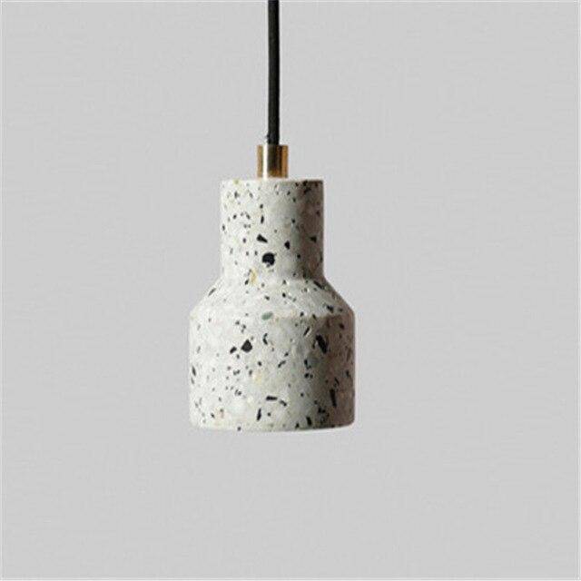 Suspension design en ciment style terrazzo coloré