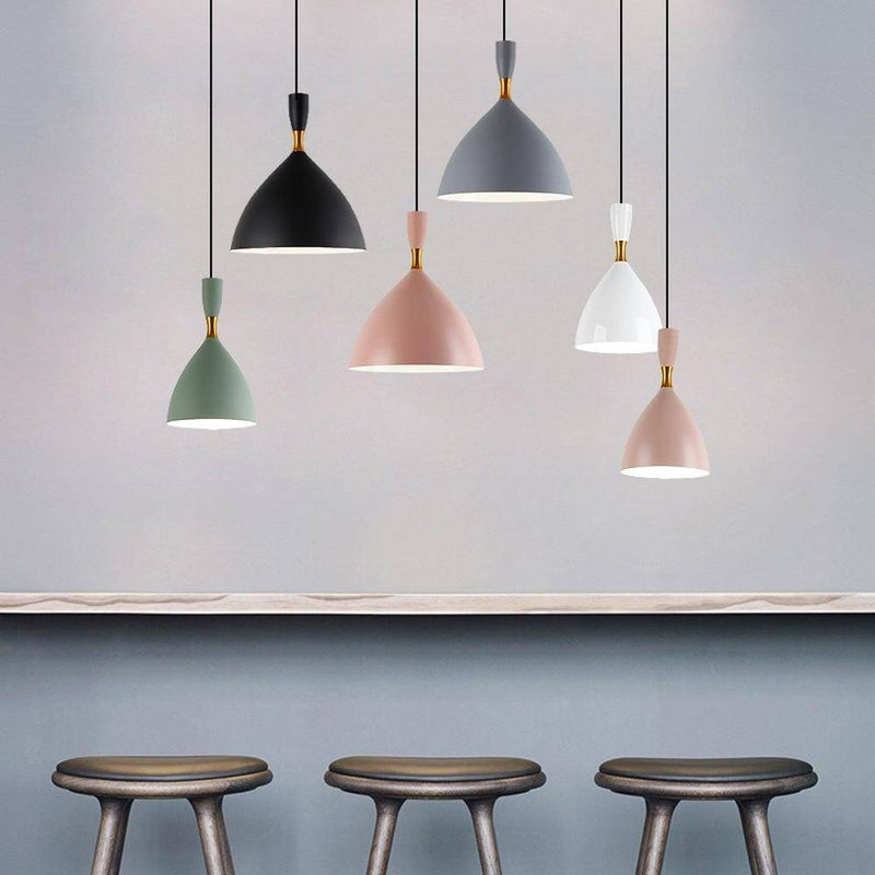 Suspension design colorée de formes conique Restaurant