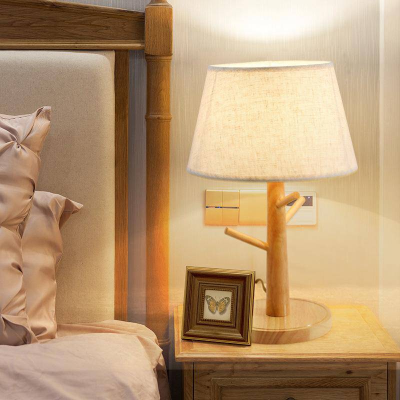 Lampe de chevet LED arbre en bois avec abat-jour en tissu