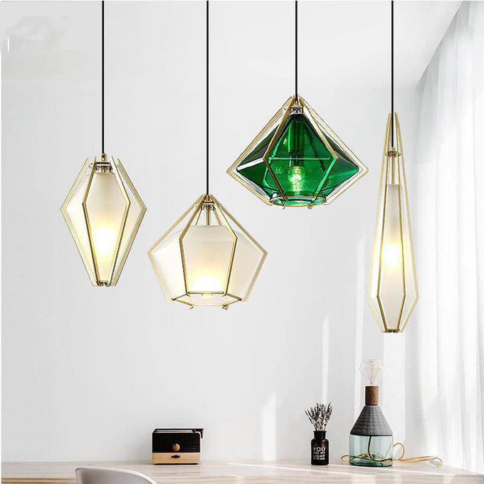 Suspension design à LED en verre et cage dorées