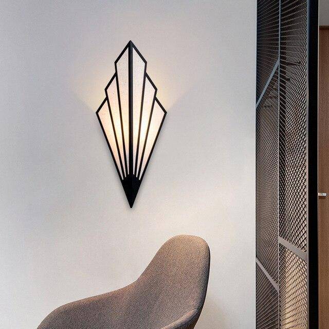 Aplique design LED metal forma triangular Bumbee