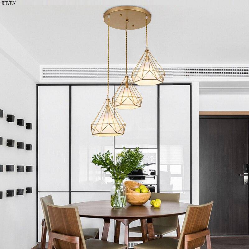 Lustre à suspensions à cages coniques dorées - vue 4 sur 7