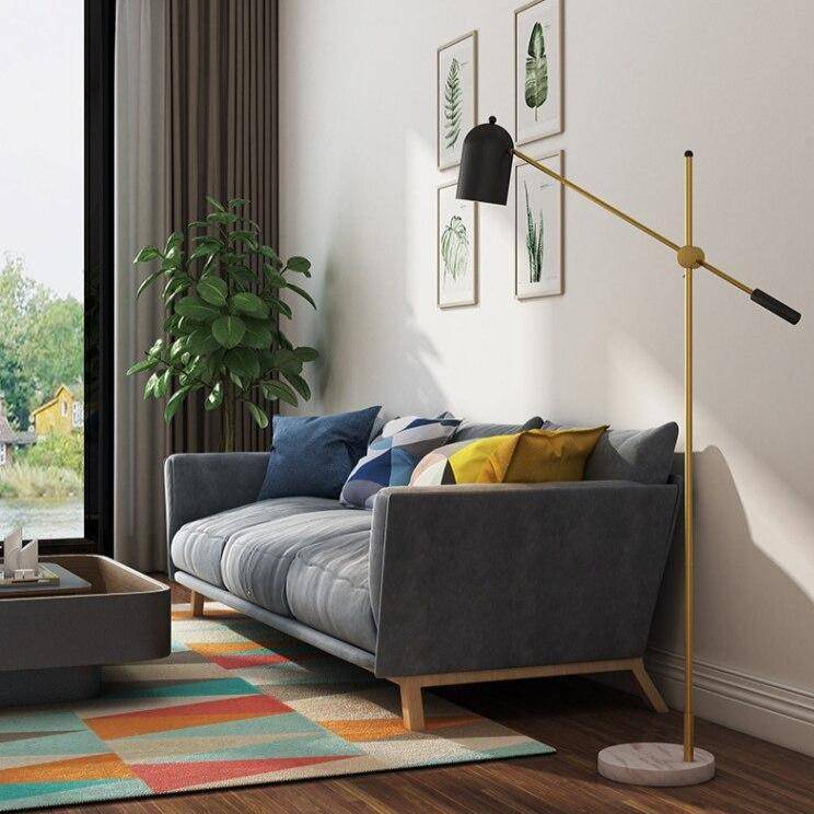 Lampadaire design LED doré avec abat-jour noir et socle en marbre - vue 3 sur 7