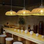 Suspension rustique LED avec abat-jour arrondi en rotin style Asian