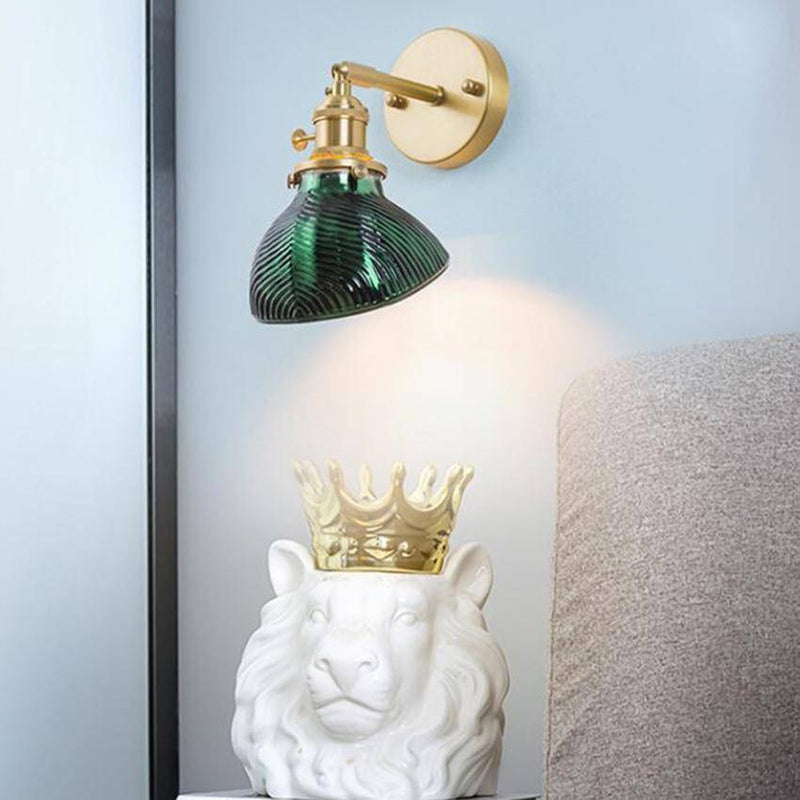 Lámpara de pared design LED oro con brazo retro y pantalla de cristal esmeralda