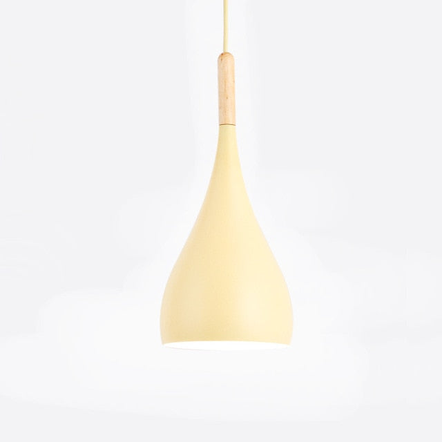 Suspension LED en métal coloré et baton en bois Nordic