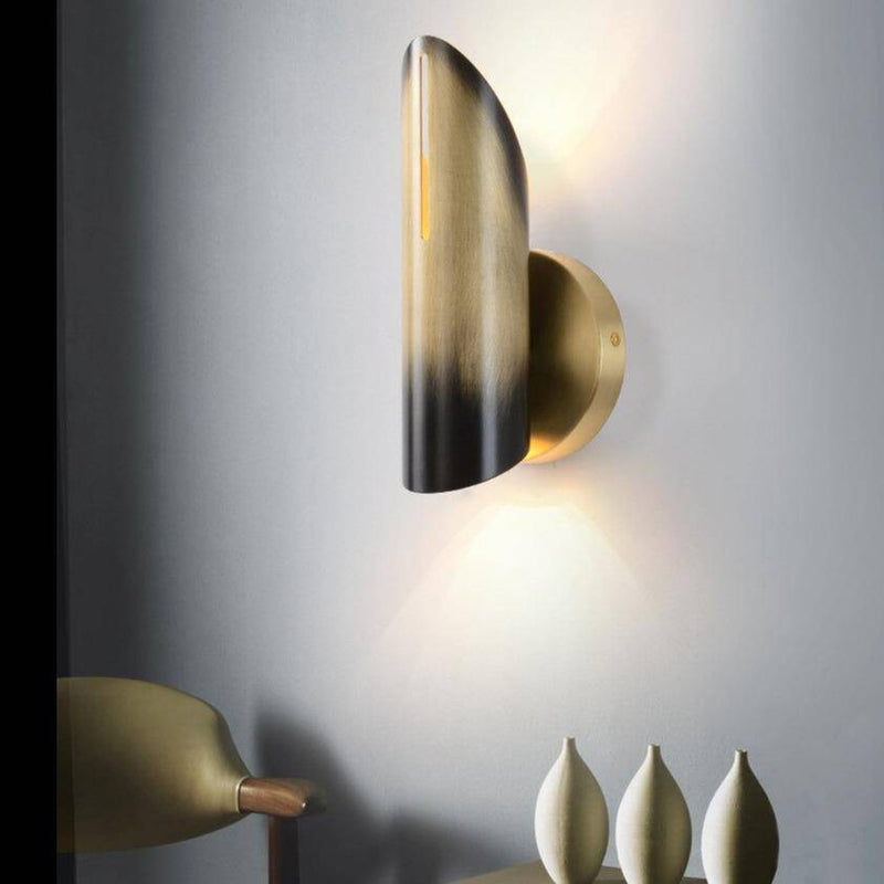 wall lamp wall-mounted tapered cylindrical design in gold Pure