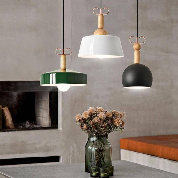 Suspension moderne de couleur et tige en bois - vue 2 sur 7