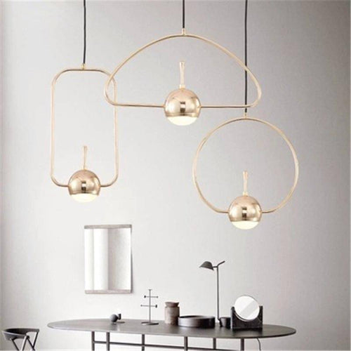 Suspension design de plusieurs forme dorée avec boule à LED