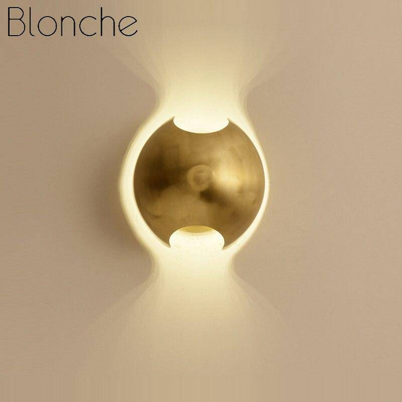 Aplique design LED redondeado en metal dorado Art