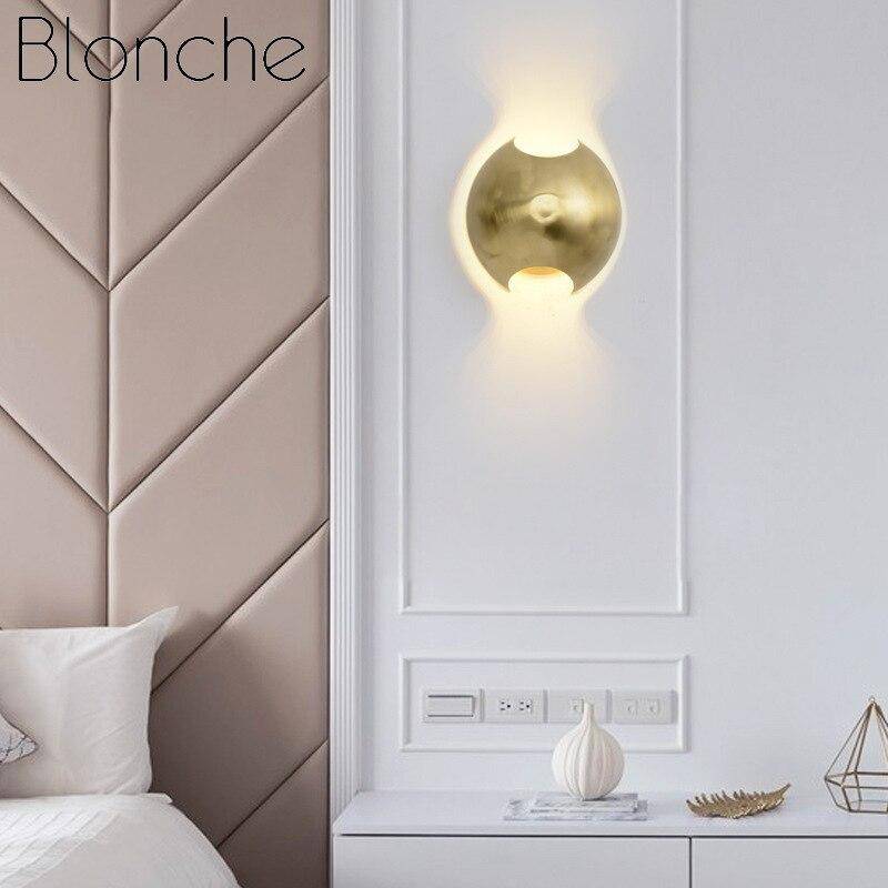 Aplique design LED redondeado en metal dorado Art