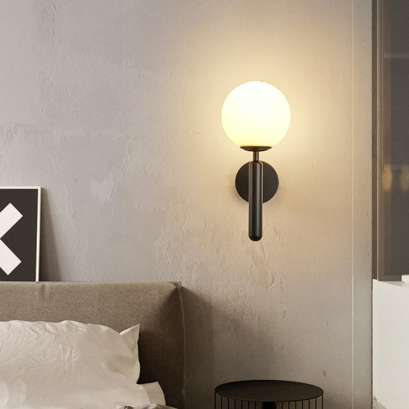 Applique murale moderne LED avec globe en verre Haizea