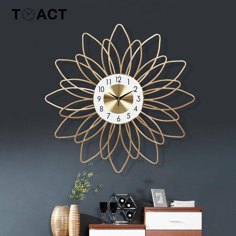Horloge murale en forme de fleur en métal doré 54cm Extra - vue 3 sur 5