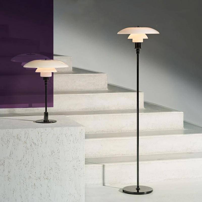 Lampadaire design à LED noir ou chromé Créative