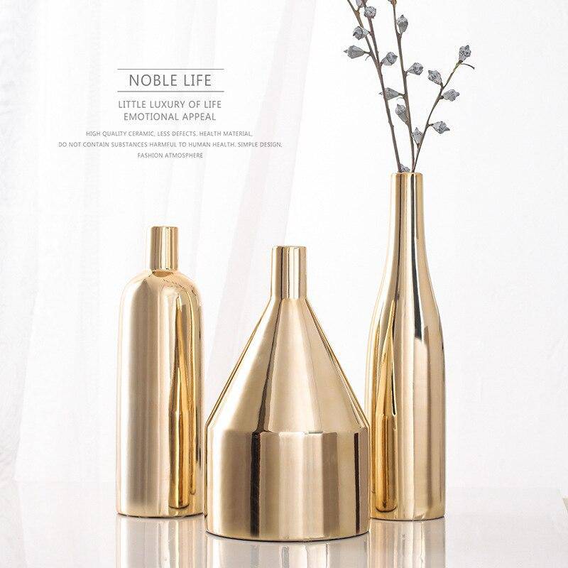 Vase design en céramique doré Mory C