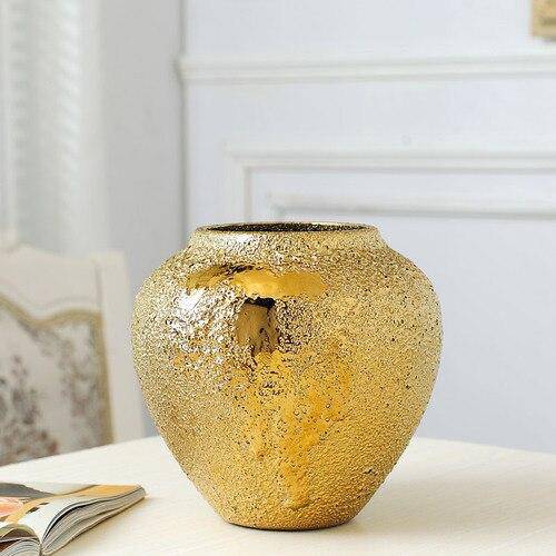 Vase design en céramique dorée style Luxury