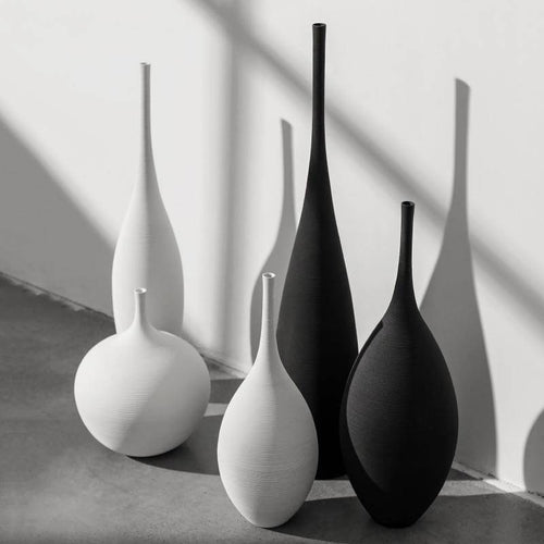 Vase design en céramique style minimaliste Zen