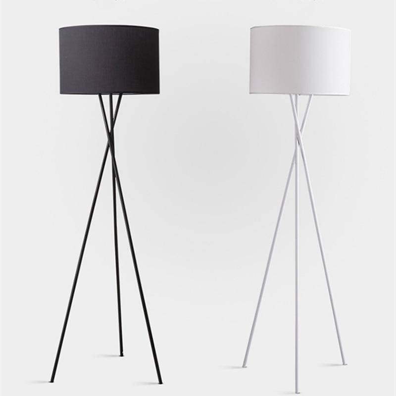 Floor lamp LED tripod design with lampshade in black or white fabric