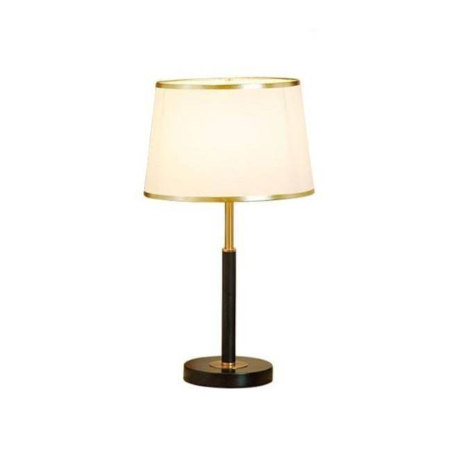Moderna lámpara de mesa LED con pantalla dorada