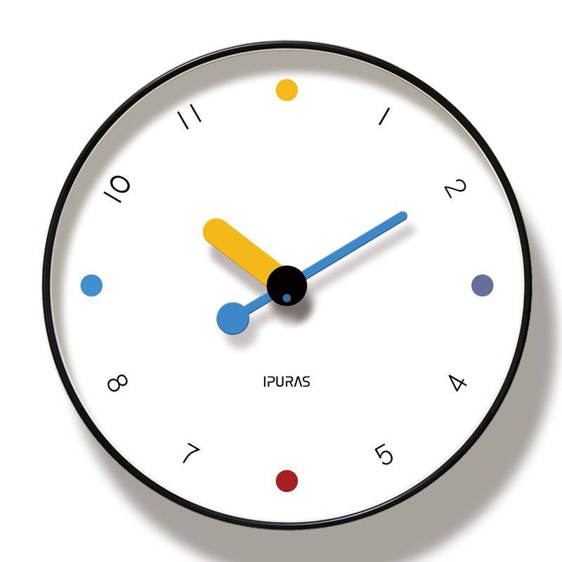 Horloge murale ronde avec ronds de couleurs ludiques Rato
