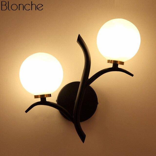 Applique murale design LED dorée avec double boules en verre Luxury