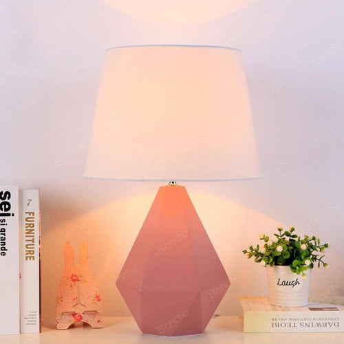 Lampe de bureau moderne LED en forme de crystal et abat-jour blanc