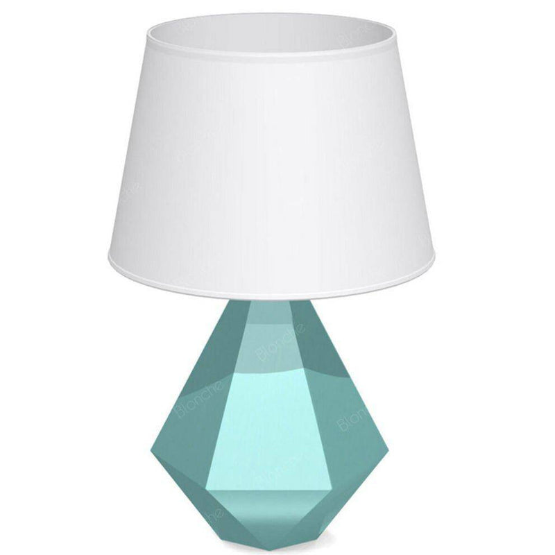 Moderna lámpara de escritorio LED con forma de cristal y pantalla blanca