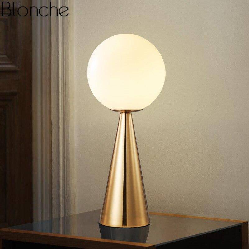 Lampe à poser design LED conique avec boule en verre