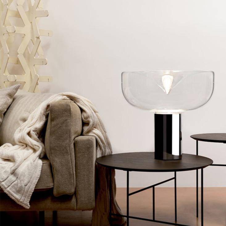Lámpara de mesa design LED con pantalla redonda y cilindro dorado