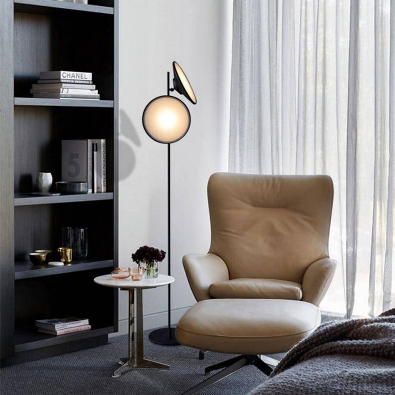 Floor lamp LED design in black metal with large Nordic light circle