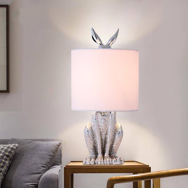 Lampe à poser design LED en résine style lapin Decor