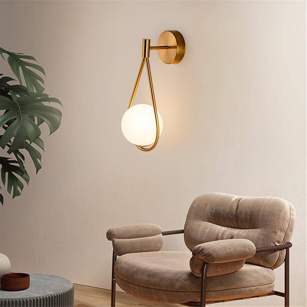 Applique murale design LED doré avec boule blanche Sconce - vue 2 sur 7