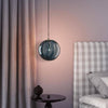 Suspension design à LED en boule de verre colorée