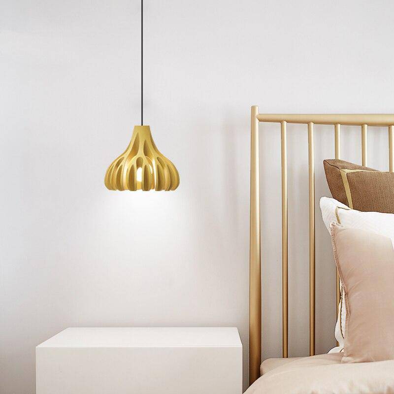 Suspension design LED en résine colorée Nordic