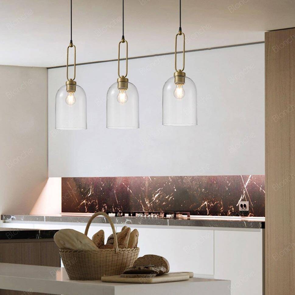 Suspension design LED en verre arrondi et anneau doré - vue 2 sur 7