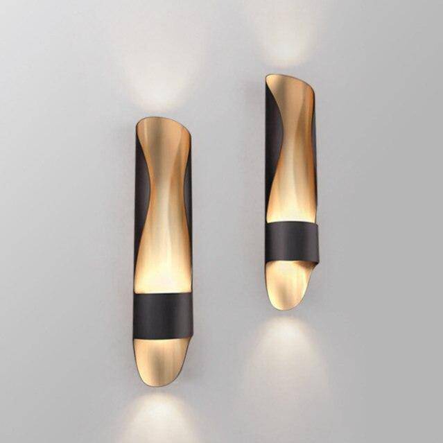 Lámpara de pared design en metal negro y dorado