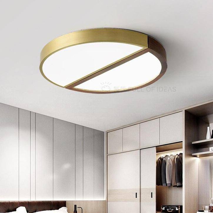 Round LED ceiling lamp in wood and gold metal